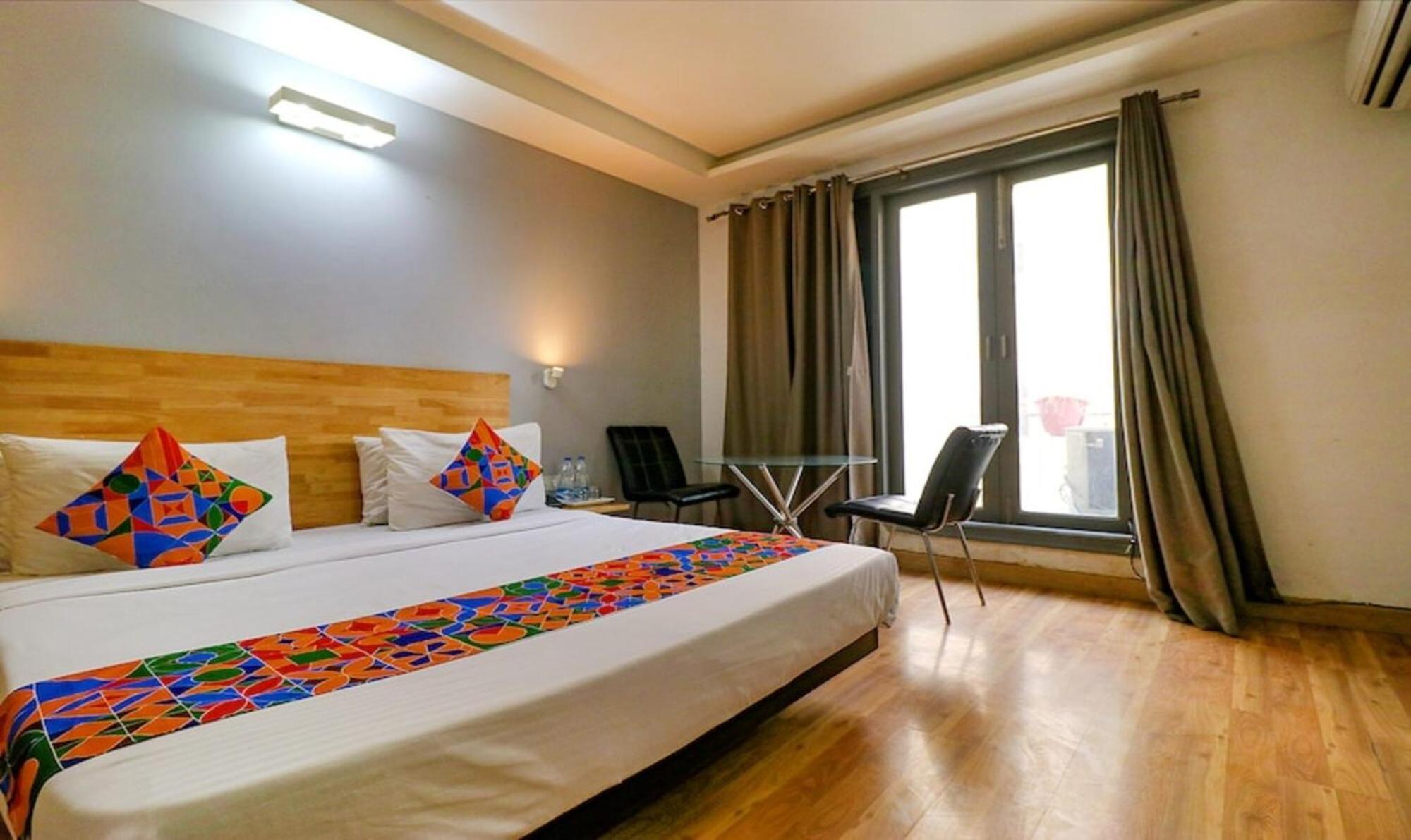 แฟ็บโฮเทล มาเจสติก เจพีเอ็ม Hotel นิวเดลี ภายนอก รูปภาพ